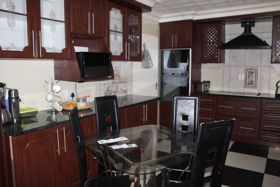 4 Bedroom Property for Sale in Mooinooi North West